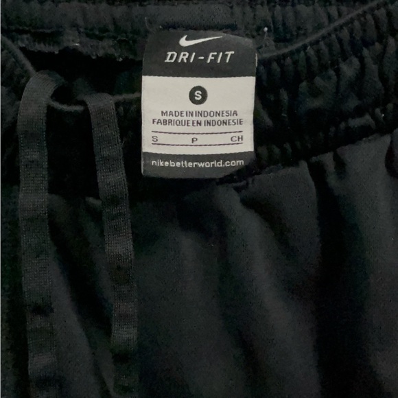Women’s Nike dri-fit pants - Picture 4 of 4